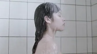 Olga Kurylenko – L’annulaire - The Ring Finger (2005)