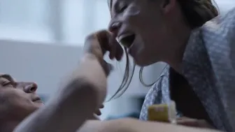 Adele Simphal, Amelie Daure - Face au Diable s01e02-07 (2016)