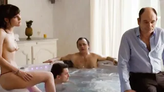 Camille de Sablet, Valerie Lang, Josiane Balasko - Holiday (2010)