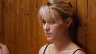 Camille de Sablet, Valerie Lang, Josiane Balasko - Holiday (2010)