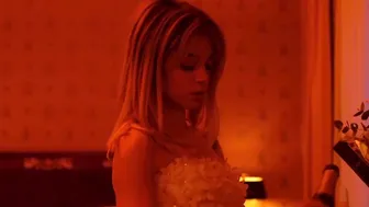 Alice Isaaz - Especes menacees (2017)