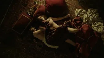 Amira Casar - Versailles s01e07 (2015)