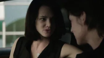 Asia Argento, Helene Fillieres – Mafiosa s05e05 (2014)