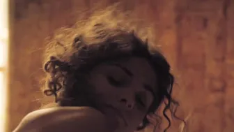 Elisa Sednaoui – Libertador (2013)