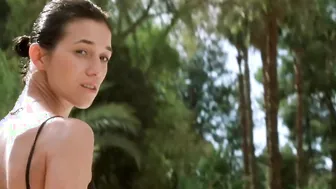 Charlotte Gainsbourg – Happily Ever After (2004)