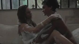 Aurelie Houguenade – 4:48 (2014)