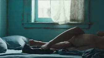 Cecile De France, Flore Bonaventura – Chinese Puzzle ( Casse-tete chinois) (2013)