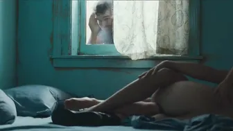 Cecile De France, Flore Bonaventura – Chinese Puzzle ( Casse-tete chinois) (2013)