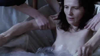 Juliette Binoche - Camille Claudel 1915 (2013)