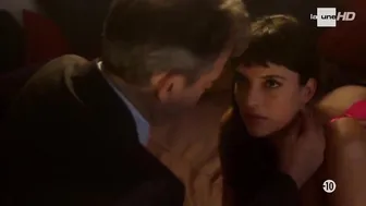 Louise Desmullier - Cain s04e06 (2012)