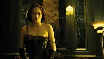 Marion Cotillard – A Very Long Engagement (2004)