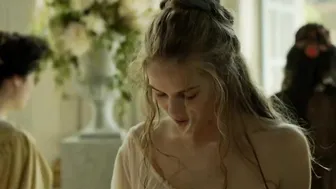 Noemie Schmidt  - Versailles s01e01-04 (2015)