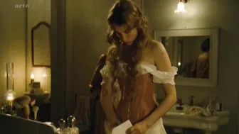 Iliana Zabeth, Celine Sallette, Hafsia Herzi, Alice Barno, Pauline Jacquardle, etc – L’Apollonide Souvenirs de la maison close (2011)