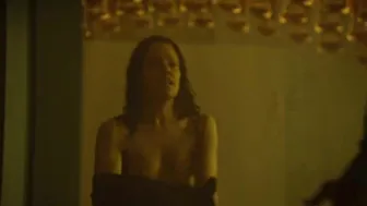 Camille De Pazzis – Hemlock Grove s03e04-06 (2015)