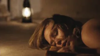 Elizabeth Olsen - Martha Marcy May Marlene (2011)