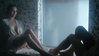 Sydney Sweeney, Cait Alexander, Natasha Liu Bordizzo, Blessing Adedijo - The Voyeurs (2021)