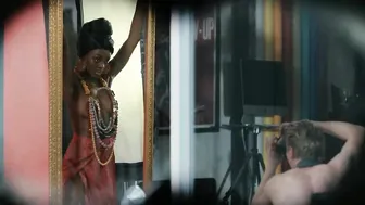 Sydney Sweeney, Cait Alexander, Natasha Liu Bordizzo, Blessing Adedijo - The Voyeurs (2021)