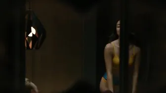 Sydney Sweeney, Cait Alexander, Natasha Liu Bordizzo, Blessing Adedijo - The Voyeurs (2021)