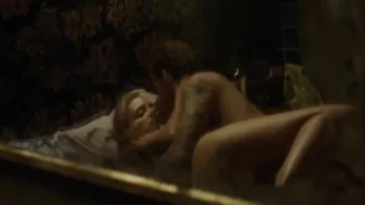 Vahina Giocante - La blonde aux seins nus (2010)