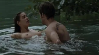 Vahina Giocante - La blonde aux seins nus (2010)