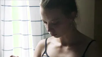 Ludivine Sagnier, Sophie Breyer - La ruche (2021)