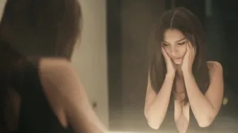 Emily Ratajkowski, etc - Lying and Stealing (2019)