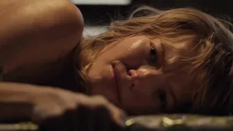 Sasha Luss, Lera Abova - Anna (2019)