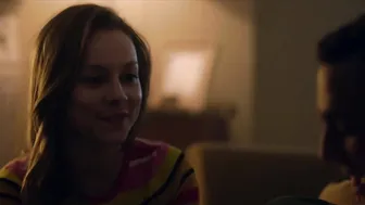 Danna Paola, Ester Exposito, Maria Pedraza - Elite s01e05 (2018)