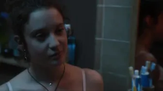 Ester Exposito, Maria Pedraza - Elite s01e03 (2018)