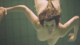 Jella Haase, Marie-Lou Sellem, etc – Looping (2016)