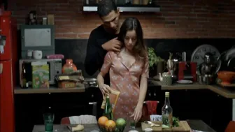 Elodie Bouchez, Marina Fois – Happy Few (2010)