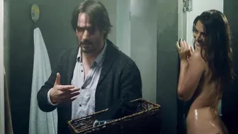 Ana de Armas, Lorenza Izzo – Knock Knock (2015)