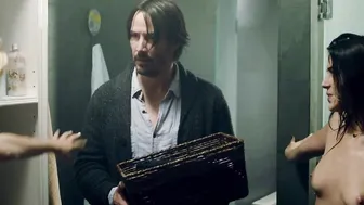 Ana de Armas, Lorenza Izzo – Knock Knock (2015)