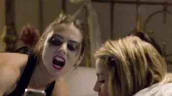 Ana de Armas, Lorenza Izzo – Knock Knock (2015)