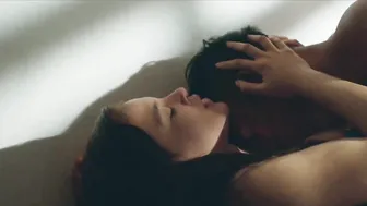 Christine Bermas, Phoebe Walker - Sapul (2023)