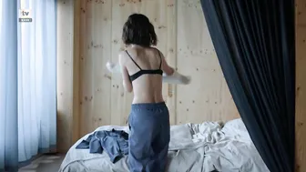 Lynn Van Royen, Marie Bäumer, Natalia Avelon, Sarah Perles, Dikra El Bacha, Marie Bach Hansen, Nora Waldstätten - The Team s02e01-07 (2018)