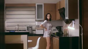 Kylie Verzosa, Phoebe Walker - Parang kayo pero hindi s01 (2021)