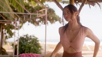 Kylie Verzosa, Phoebe Walker - Parang kayo pero hindi s01 (2021)