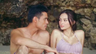 Kylie Verzosa, Phoebe Walker - Parang kayo pero hindi s01 (2021)