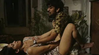 Sonal Jha, Ruhani Sharma, Priyanka Bose - Agra (Agra, une famille indienne) (2023)