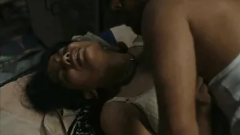 Sonal Jha, Ruhani Sharma, Priyanka Bose - Agra (Agra, une famille indienne) (2023)