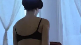 Saffron Burrows, Johanna Torell - The Loss of Sexual Innocence (1999)