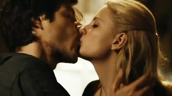 Miriam Giovanelli, Asia Argento - Gli sfiorati (2011)