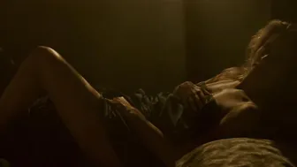 Asia Argento, Laura Johnson – Trauma (1993)