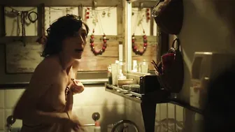 Elena Lietti, Carmela Generali, Claudia Pandolfi, Monica Bellucci - Siccità (2022)