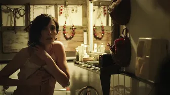 Elena Lietti, Carmela Generali, Claudia Pandolfi, Monica Bellucci - Siccità (2022)