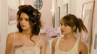 Clara Ponsot, Lou de Laage, Monica Bellucci - Des gens qui s'embrassent (2013)