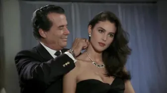 Monica Bellucci - La riffa (1991)