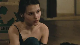 Virginie Ledoyen - Late August, Early September (Fin août, début septembre) (1998)