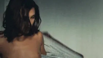 Virginie Ledoyen – Heroines (1997)